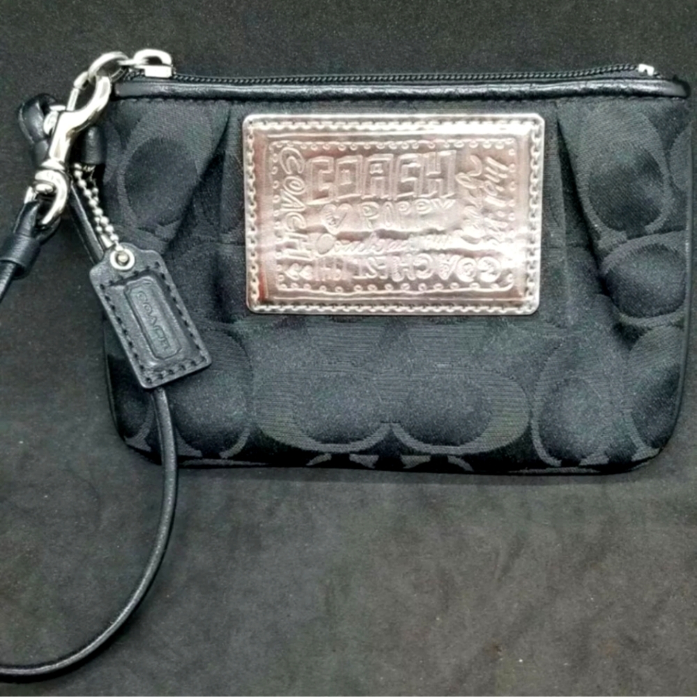Coach Poppy Black Wristlet Graffiti